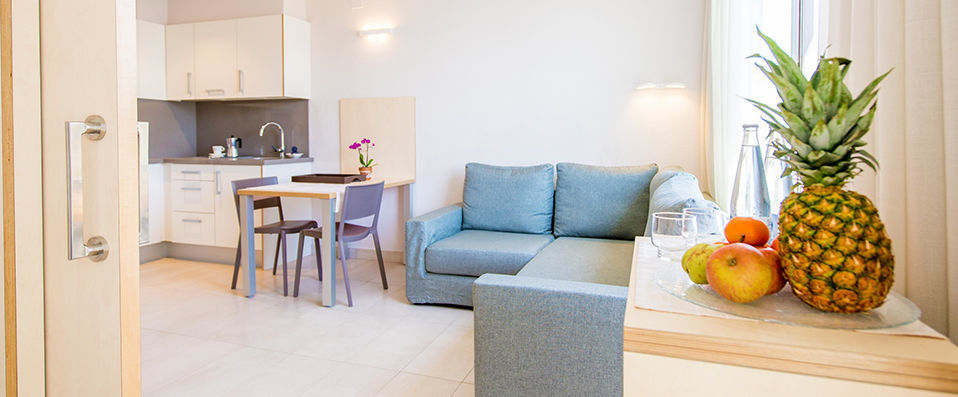 Atenea Park Suites & Apartments - A holiday in the sun on the Mediterranean - Costa de Barcelona, Spain