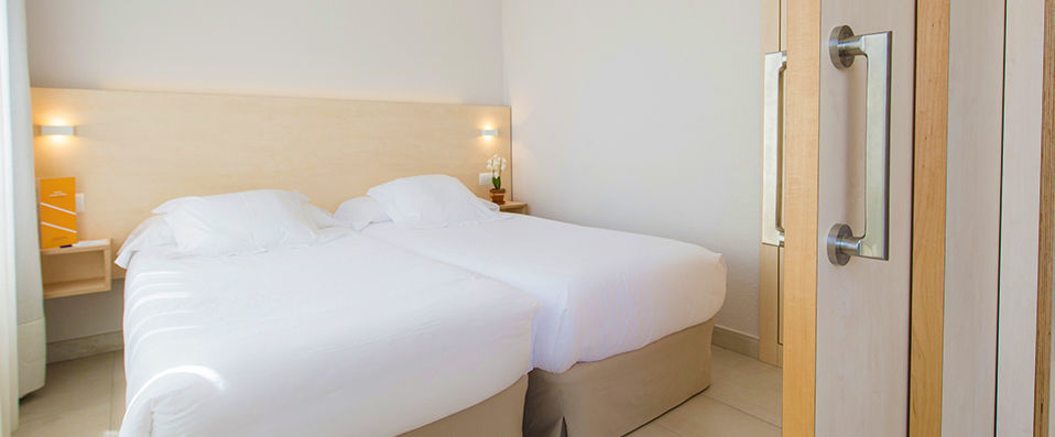 Atenea Park Suites & Apartments - A holiday in the sun on the Mediterranean - Costa de Barcelona, Spain
