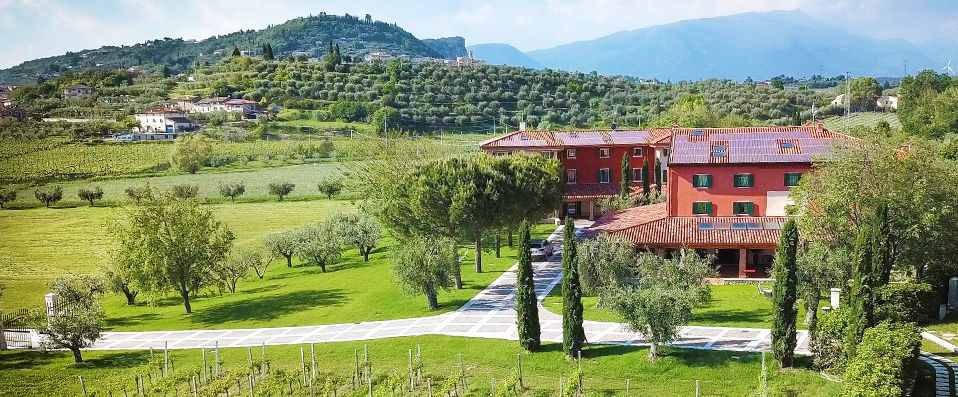 Borgo Romantico Wine & SPA Relais - Combine your love of nature, art and wine in a romantic escape at the heart of the Veronese hills. - Lake Garda, Italy