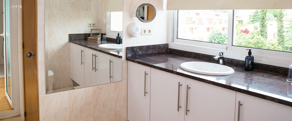 Apartamentos Van der Valk Barcarola - Séjour de luxe au cœur de la Costa Brava. - Costa Brava, Espagne