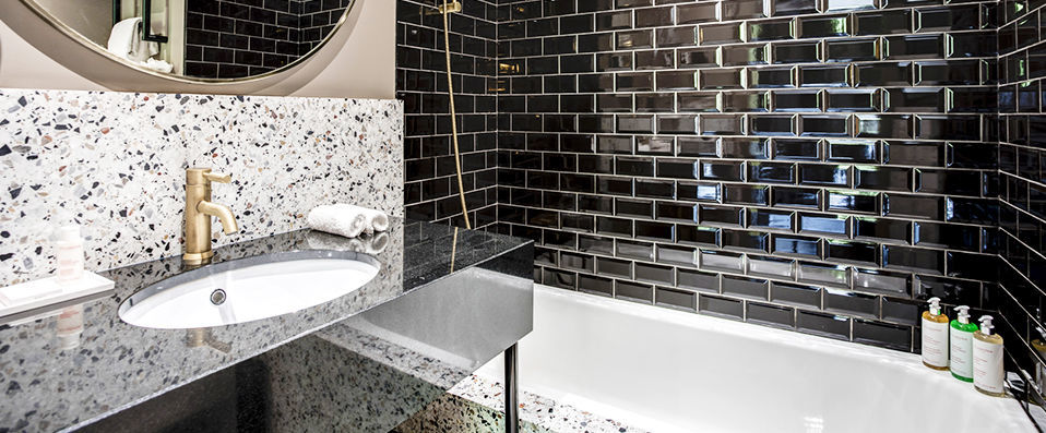 Rayz Eiffel - Your Parisian home, steps away from the Eiffel Tower. - Paris, France