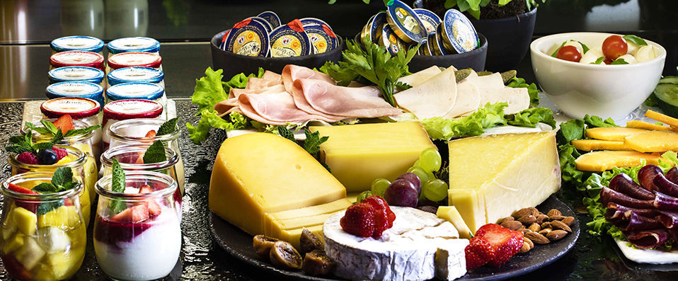 Maxim Folies ★★★ - Last Minute - Chic hotel ideally situated in Paris’ 9th Arrondissement. - Paris, France