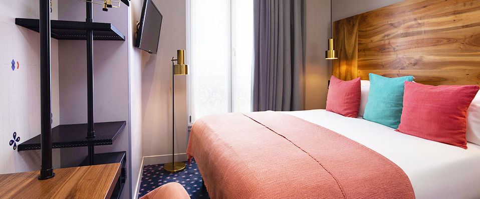 Maxim Folies ★★★ - Last Minute - Chic hotel ideally situated in Paris’ 9th Arrondissement. - Paris, France