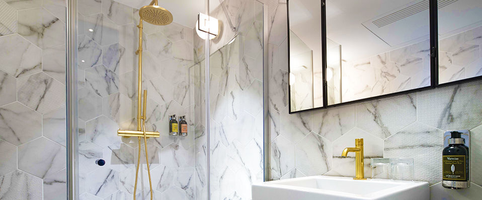 Maxim Folies ★★★ - Last Minute - Chic hotel ideally situated in Paris’ 9th Arrondissement. - Paris, France