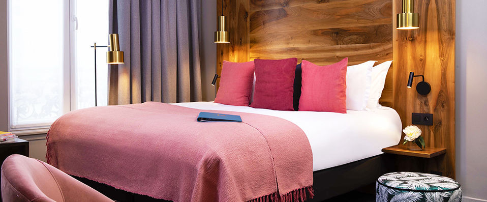 Maxim Folies ★★★ - Last Minute - Chic hotel ideally situated in Paris’ 9th Arrondissement. - Paris, France