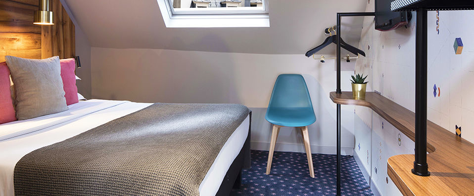 Maxim Folies ★★★ - Last Minute - Chic hotel ideally situated in Paris’ 9th Arrondissement. - Paris, France
