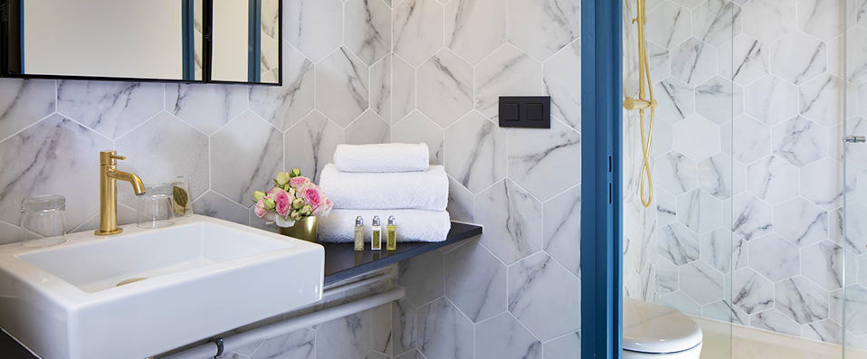 Maxim Folies ★★★ - Last Minute - Chic hotel ideally situated in Paris’ 9th Arrondissement. - Paris, France