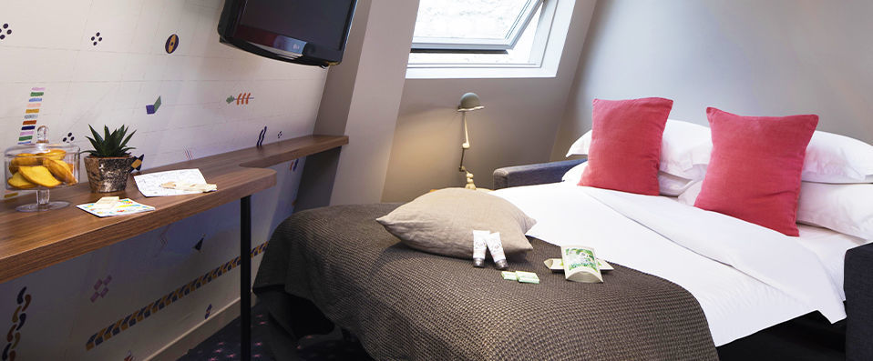 Maxim Folies ★★★ - Last Minute - Chic hotel ideally situated in Paris’ 9th Arrondissement. - Paris, France