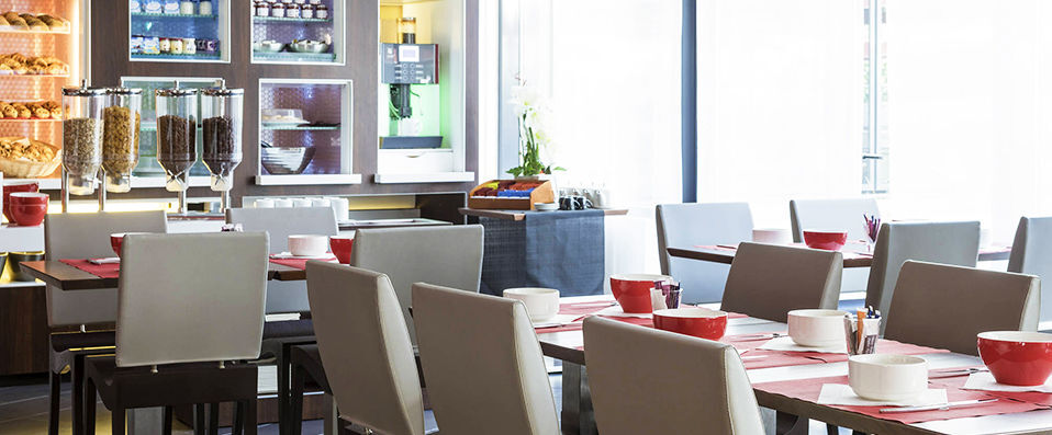 Novotel Suites Nice Aéroport ★★★★ - Last Minute - Convenient hotel by Nice Airport and not far from the Promenade des Anglais. - Nice, France