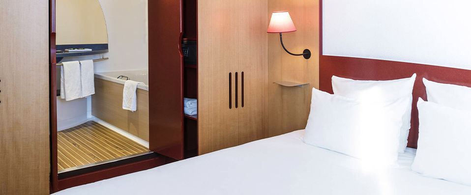 Novotel Suites Nice Aéroport ★★★★ - Last Minute - Convenient hotel by Nice Airport and not far from the Promenade des Anglais. - Nice, France