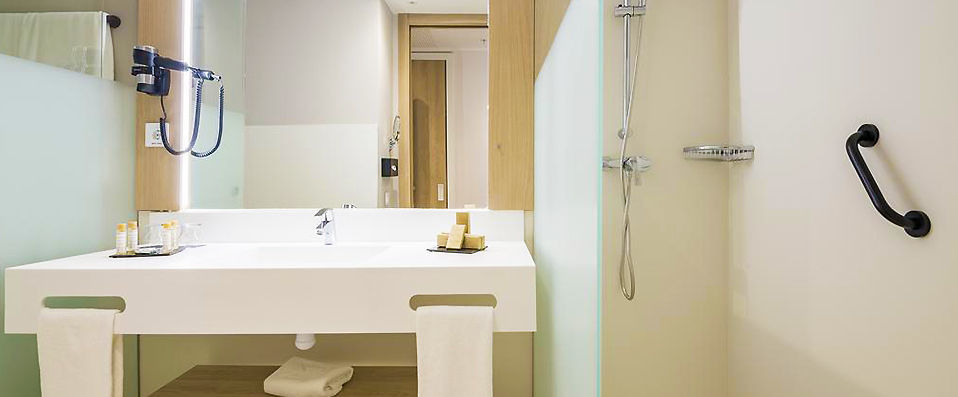 Golden Tulip Barcelona ★★★★ - À la découverte de Barcelone, depuis un lieu moderne & confortable. - Barcelone, Espagne