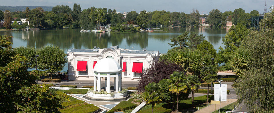 Hotel Barrière L'Hotel du Lac ★★★★ - Your Superior Barriere Room on the edge of Lake Enghien. - Enghien-les-Bains, France
