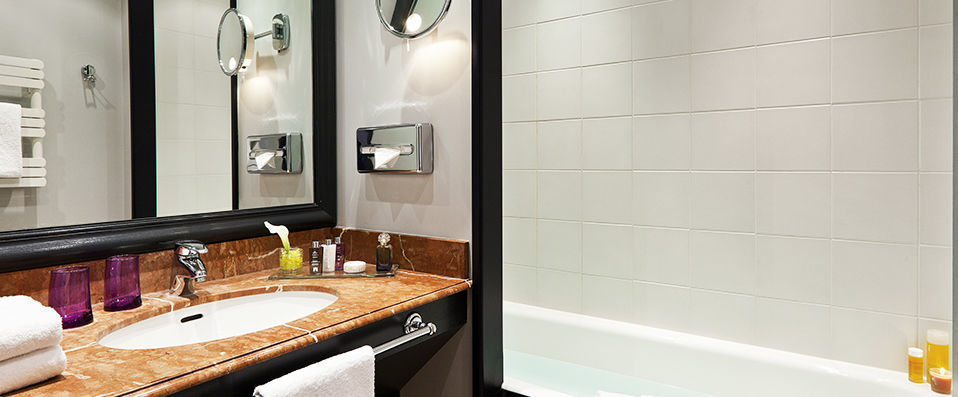 Hôtel Barrière L'Hôtel du Lac ★★★★ - Escale contemporaine au bord de l’eau. - Enghien-les-Bains, France