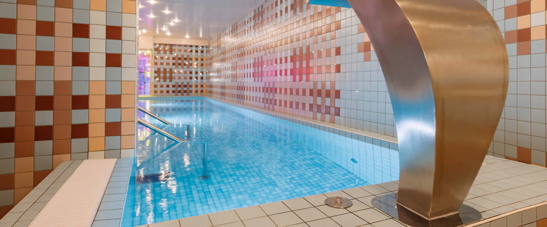 Aiden by Best Western Clermont Ferrand – Le Magnetic Hôtel & Spa ★★★★ - Un pied-à-terre rétro-chic à Clermont-Ferrand. - Clermont-Ferrand, France