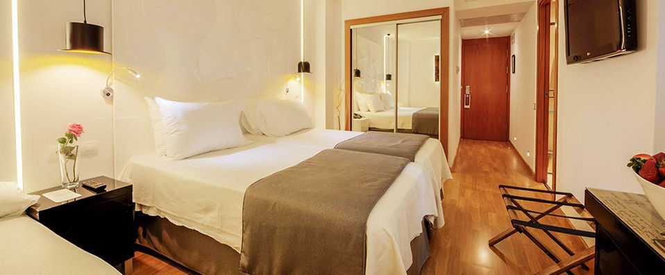 Evenia Rocafort - Stylish design and an excellent location in beautiful Barcelona. - Barcelona, Spain