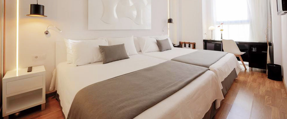 Evenia Rocafort - Stylish design and an excellent location in beautiful Barcelona. - Barcelona, Spain