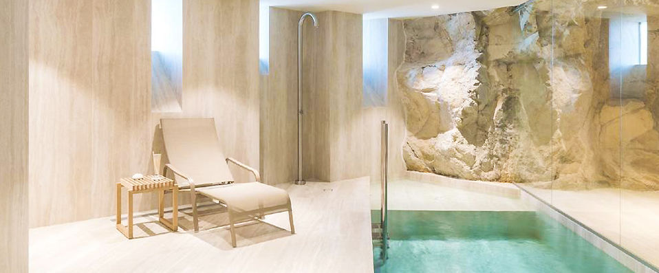 Les Bords De Mer ★★★★ - Sea centred luxury in a stylish setting. - Marseille, France