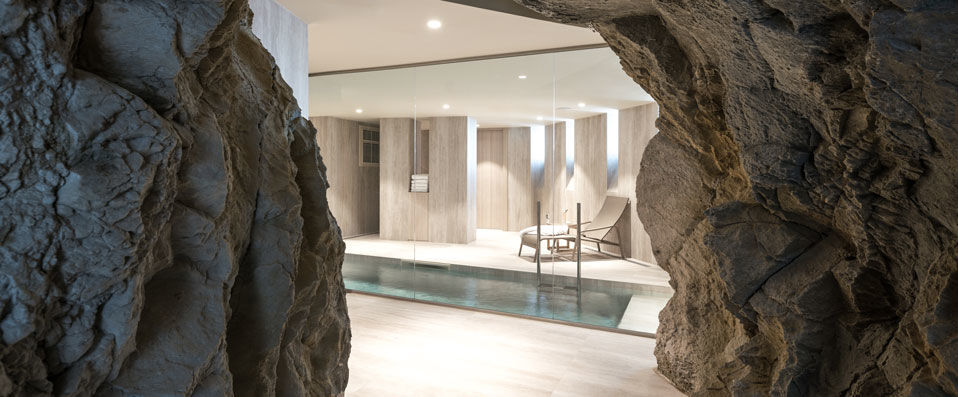 Les Bords De Mer ★★★★ - Sea centred luxury in a stylish setting. - Marseille, France