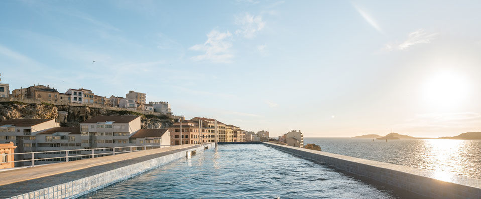 Les Bords De Mer ★★★★ - Voile de fraîcheur dans la cité phocéenne. - Marseille, France