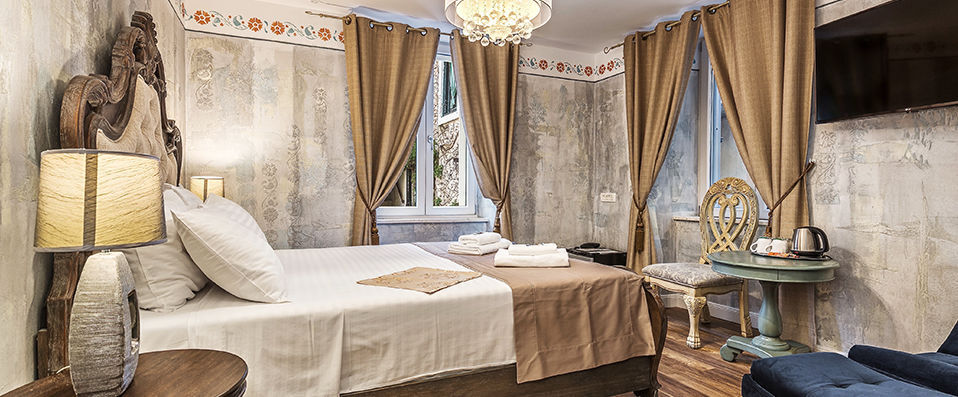 Plaza Marchi Old Town ★★★★ - A regal setting for your stay in the fascinating heart of Split. - Split, Croatia