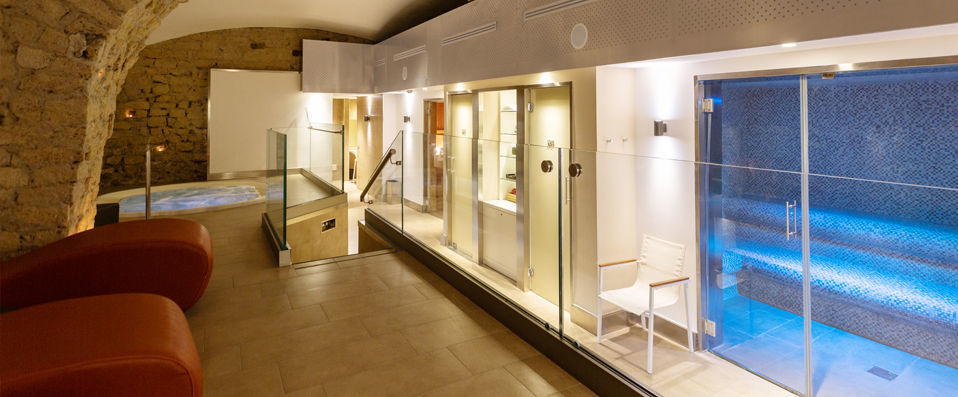 Palazzo Caracciolo Napoli MGallery by Sofitel ★★★★ - History and contemporary comforts combine for Neopolitan palatial elegance. - Naples, Italy