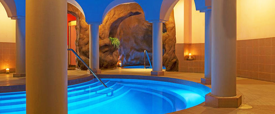 Le Meridien Abu Dhabi ★★★★★ - Quintessential Abu Dhabi luxury in an iconic setting. - Abu Dhabi, United Arab Emirates