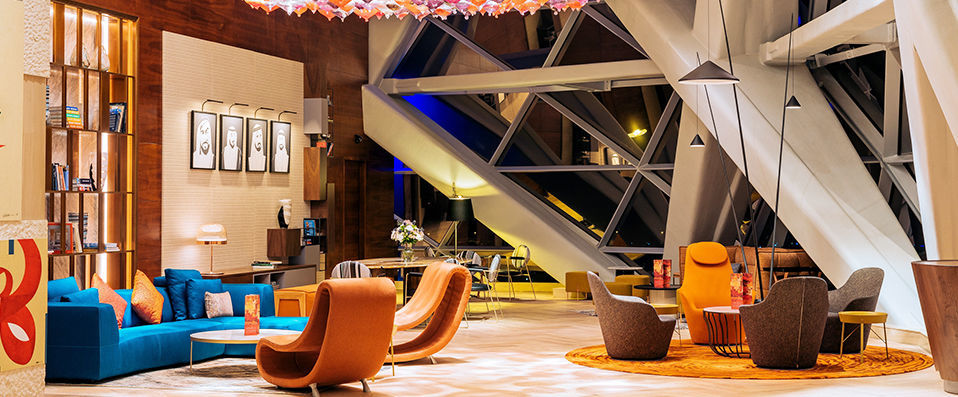 Andaz Capital Gate Abu Dhabi - a concept by Hyatt ★★★★★ - Luxe & modernité : une adresse design à Abou Dhabi. - Abou Dhabi, Émirats arabes unis