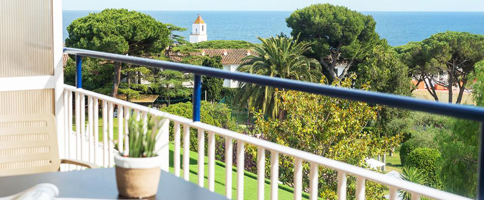 Hotel Alga ★★★★ - Seaside sanctuary minutes from one of Spain’s prettiest bays. - Costa Brava, Spain