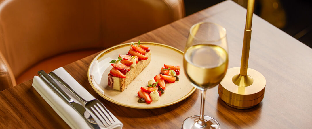 Sofitel Paris Arc de Triomphe ★★★★★ - Adresse élégante et bistronomique dans l’écrin prestigieux des Champs-Élysées. - Paris, France