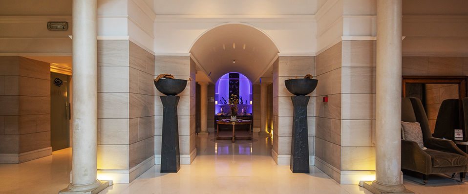 Luxe Rose Garden Hotel ★★★★ - Sophisticated design and spa located in a rose garden in Rome. - Rome, Italy