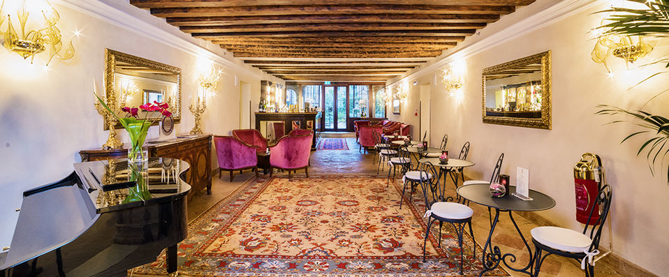 Hotel Nani Mocenigo Palace ★★★★ - A Venetian style Palace overlooking the canals of Venice. - Venice, Italy