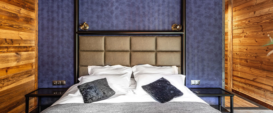 Chalet Raven ★★★★ - Intimate chalet setting at the foot of the best skiing in the Alps. - Tignes, France
