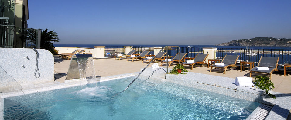 Hotel Villa Carolina ★★★★ - Discover the Italian ‘dolce vita’ during a peaceful retreat. - Naples, Italy