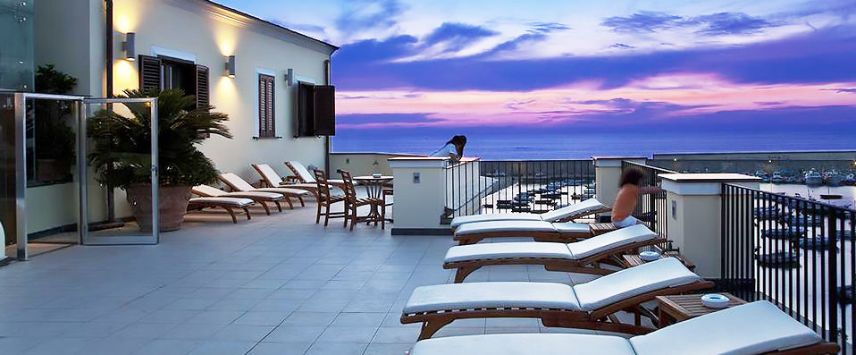 Hotel Villa Carolina ★★★★ - Discover the Italian ‘dolce vita’ during a peaceful retreat. - Naples, Italy