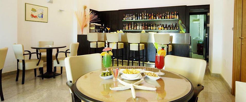 Hotel Villa Carolina ★★★★ - Discover the Italian ‘dolce vita’ during a peaceful retreat. - Naples, Italy