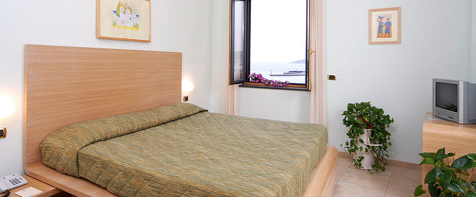 Hotel Villa Carolina ★★★★ - Discover the Italian ‘dolce vita’ during a peaceful retreat. - Naples, Italy