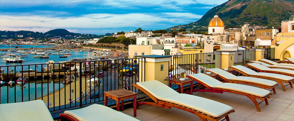 Hotel Villa Carolina ★★★★ - Discover the Italian ‘dolce vita’ during a peaceful retreat. - Naples, Italy