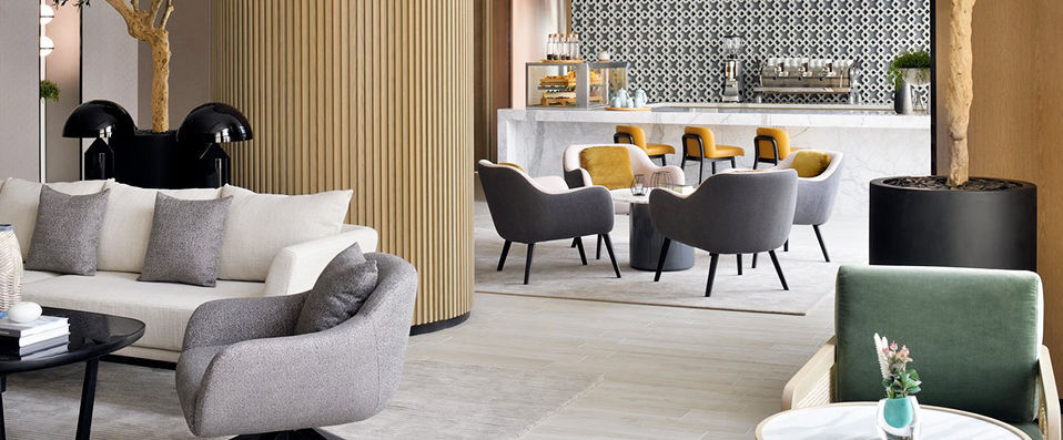 Vida Emirates Hills ★★★★ - A chic escape, overlooking a golf course, in an exclusive neighbourhood. - Dubai, United Arab Emirates