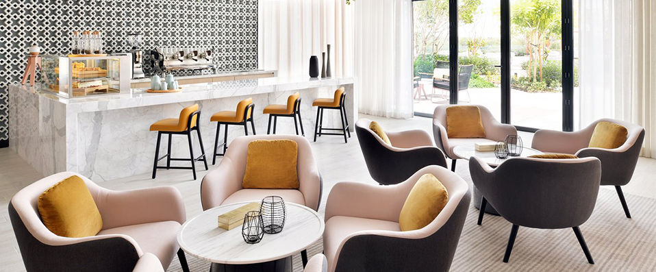 Vida Emirates Hills ★★★★ - A chic escape, overlooking a golf course, in an exclusive neighbourhood. - Dubai, United Arab Emirates