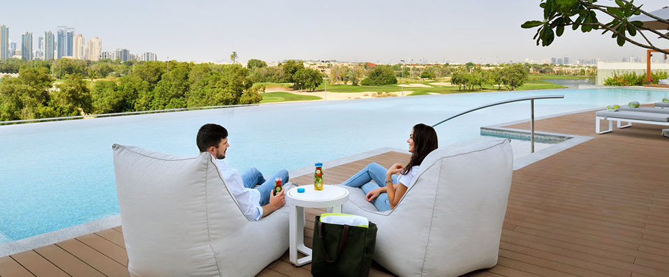 Vida Emirates Hills ★★★★ - A chic escape, overlooking a golf course, in an exclusive neighbourhood. - Dubai, United Arab Emirates