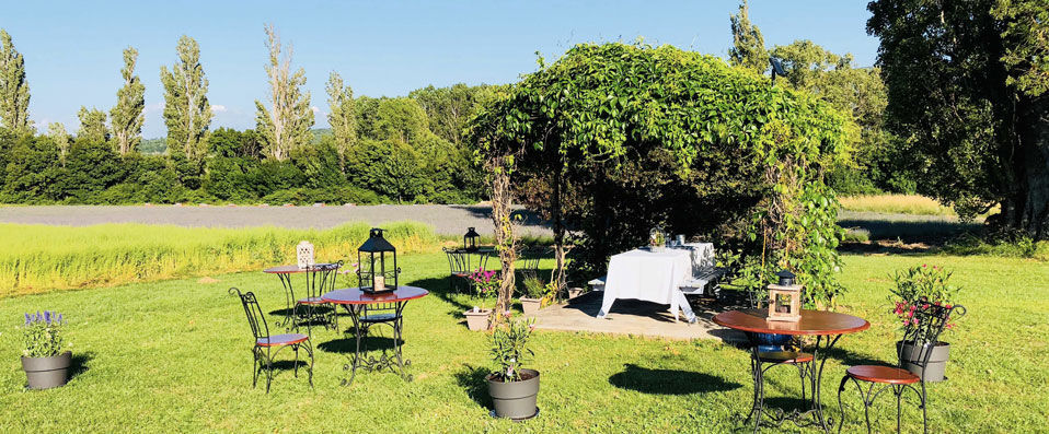 La Bastide des Bourguets - Wonderfully tranquil stay surrounded by lavender fields and mountains. - Provence, France