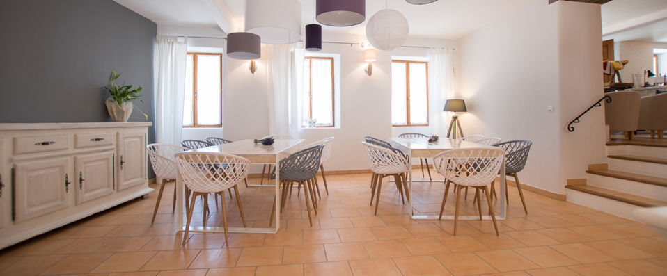 La Bastide des Bourguets - Wonderfully tranquil stay surrounded by lavender fields and mountains. - Provence, France