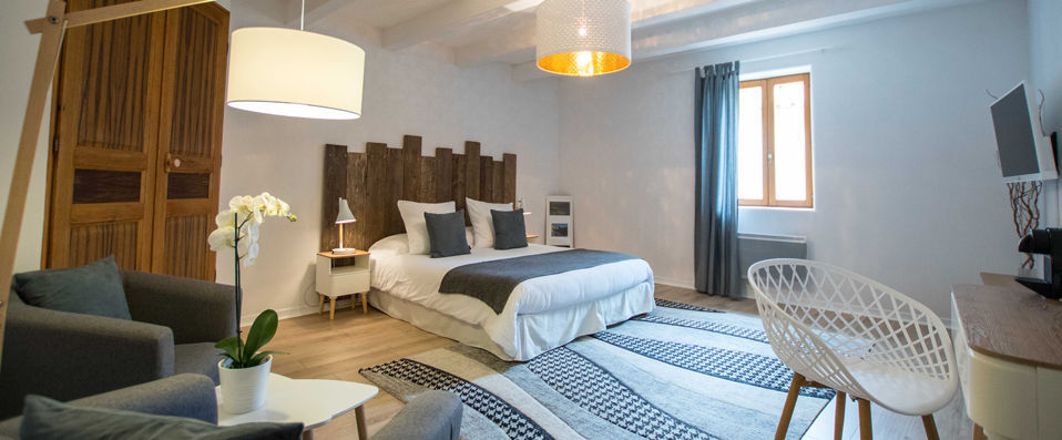 La Bastide des Bourguets - Wonderfully tranquil stay surrounded by lavender fields and mountains. - Provence, France