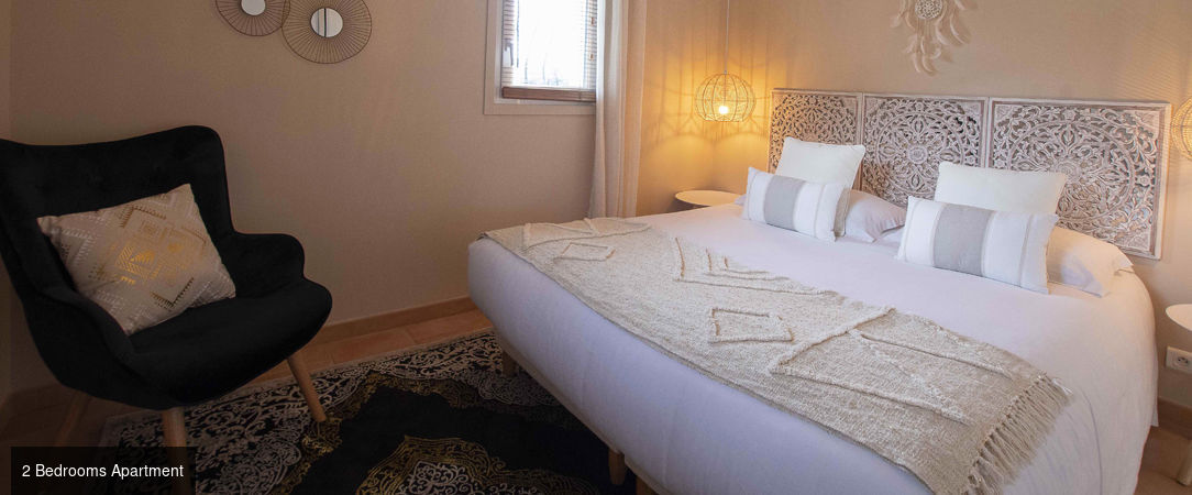 La Bastide des Bourguets - Wonderfully tranquil stay surrounded by lavender fields and mountains. - Provence, France