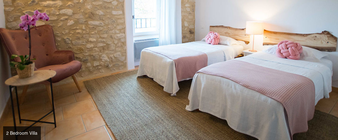 La Bastide des Bourguets - Wonderfully tranquil stay surrounded by lavender fields and mountains. - Provence, France