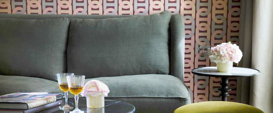 Le Pradey ★★★★ - <font color="#a4374a">VeryExtra Loisirs : </font>séjour en Suite + expérience karaoké - Paris, France