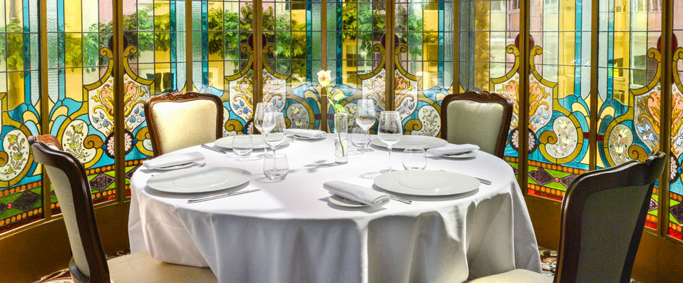 Château Hôtel Grand Barrail ★★★★★ - <font color="#a4374a">VeryExtra:</font>five-star stay + visite to a Saint-Emilion Grand Cru Classified winery - Saint-Émilion, France