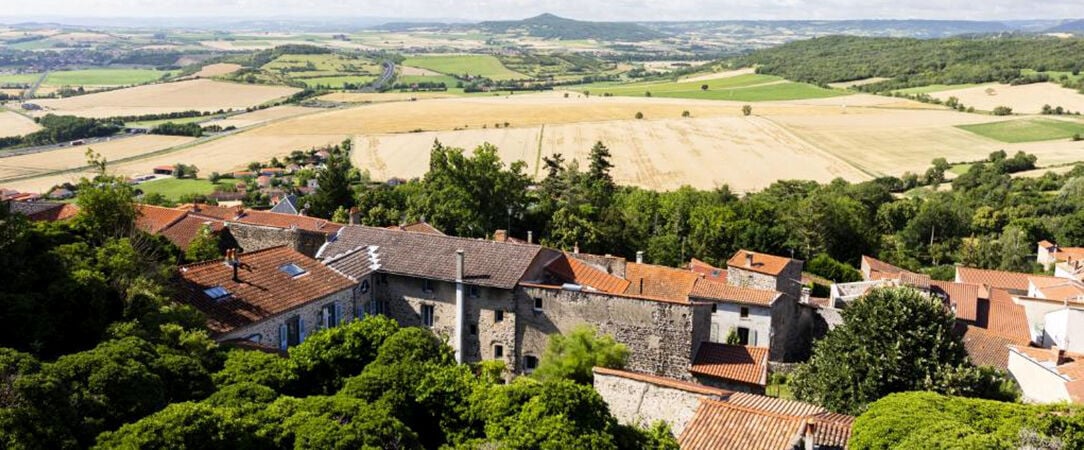 Hôtel Origines par Adrien Descouls - Adresse raffinée, luxe et gastronomie dans les volcans d’Auvergne. - Auvergne, France