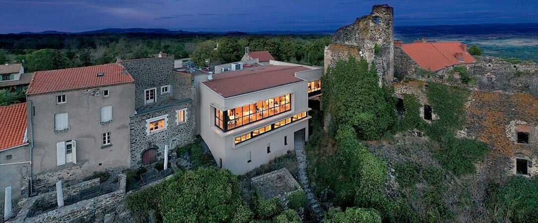 Hôtel Origines par Adrien Descouls - Adresse raffinée, luxe et gastronomie dans les volcans d’Auvergne. - Auvergne, France