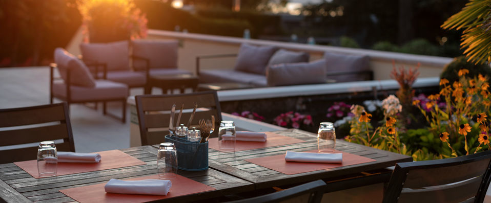 Hilton Evian-Les-Bains ★★★★ - Rest and relaxation on Lake Geneva’s sparkling shores. - Évian-Les-Bains, France